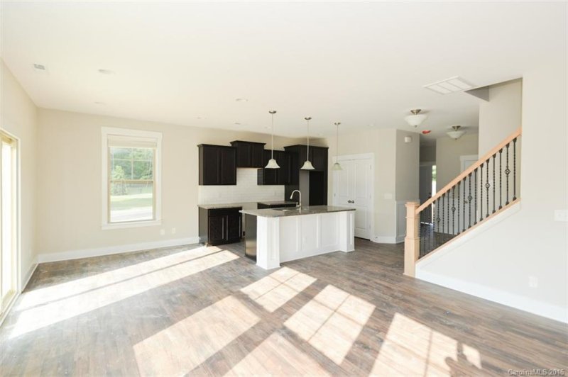 Property image 2 at 10004 Michael Crossing Drive, Charlotte, NC 28213