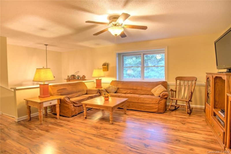 Property image 4 at 6 Bethel Drive, Asheville, NC 28803