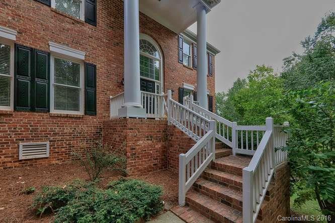 Property image 2 at 5025 Ridgetop Trail, Charlotte, NC 28215