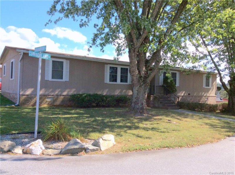 Property image 2 at 106 Cumberland Drive, Hendersonville, NC 28792