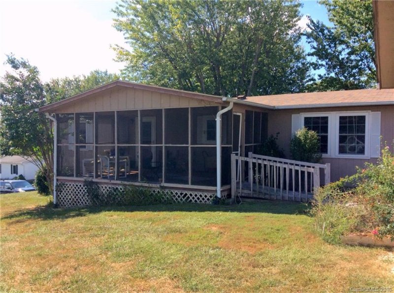 Property image 4 at 106 Cumberland Drive, Hendersonville, NC 28792