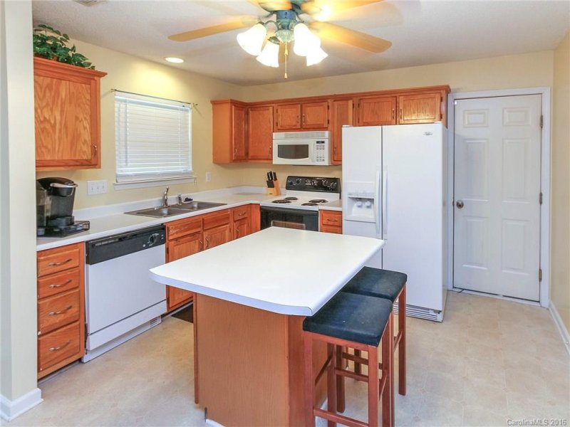 Property image 2 at 9811 Aaronda Court, Charlotte, NC 28213