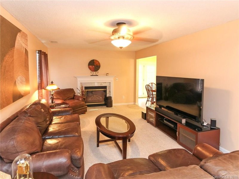Property image 5 at 9811 Aaronda Court, Charlotte, NC 28213