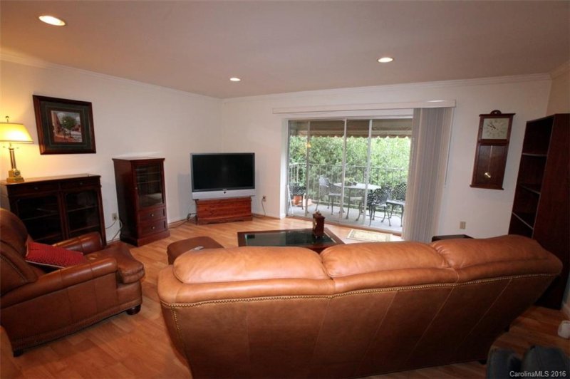 Property image 3 at 1323 Queens Road, Charlotte, NC 28207