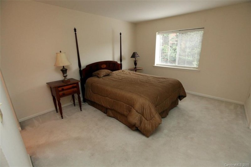 Property image 4 at 1323 Queens Road, Charlotte, NC 28207
