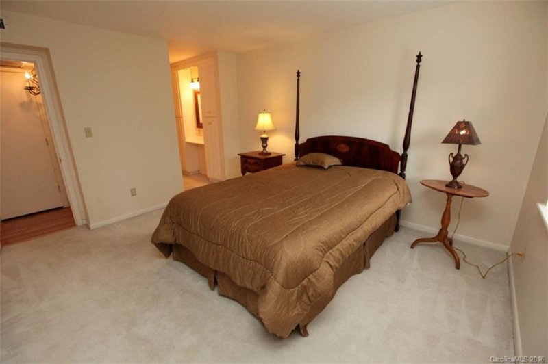 Property image 5 at 1323 Queens Road, Charlotte, NC 28207