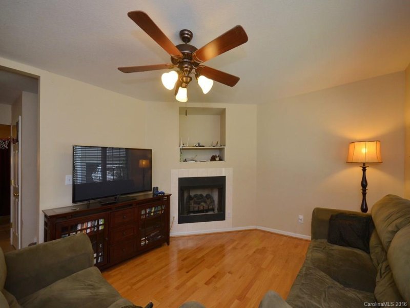 Property image 2 at 82 Rotunda Circle, Asheville, NC 28806