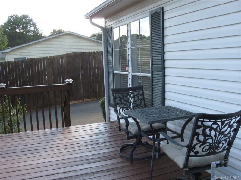 Property image 2 at 6906 Navajo Trail, Sherrills Ford, NC 28673