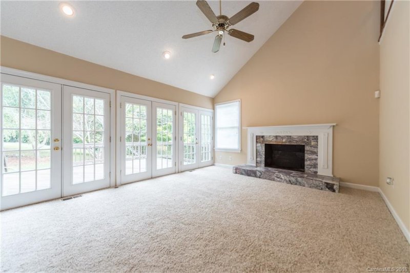 Property image 4 at 4711 Mountain Point Lane, Charlotte, NC 28216