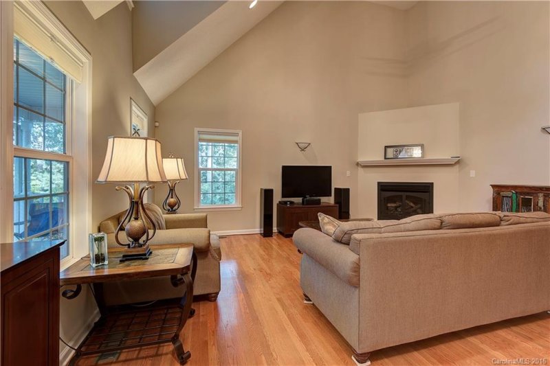 Property image 3 at 117 Sunny Ridge Drive, Asheville, NC 28804