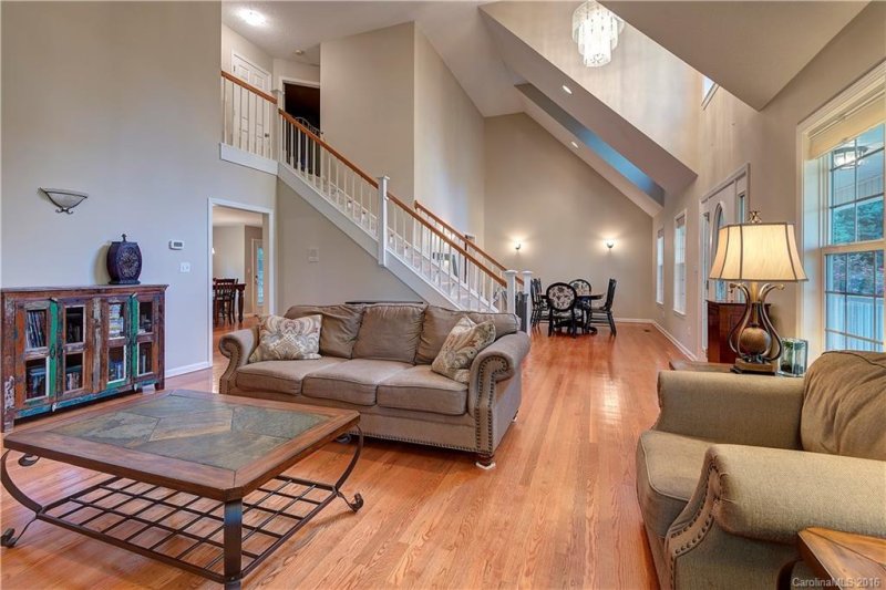 Property image 4 at 117 Sunny Ridge Drive, Asheville, NC 28804