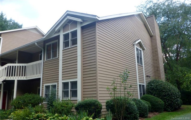 Property image 2 at 22 Timberlake Drive, Asheville, NC 28803