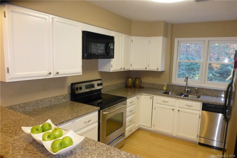 Property image 4 at 22 Timberlake Drive, Asheville, NC 28803