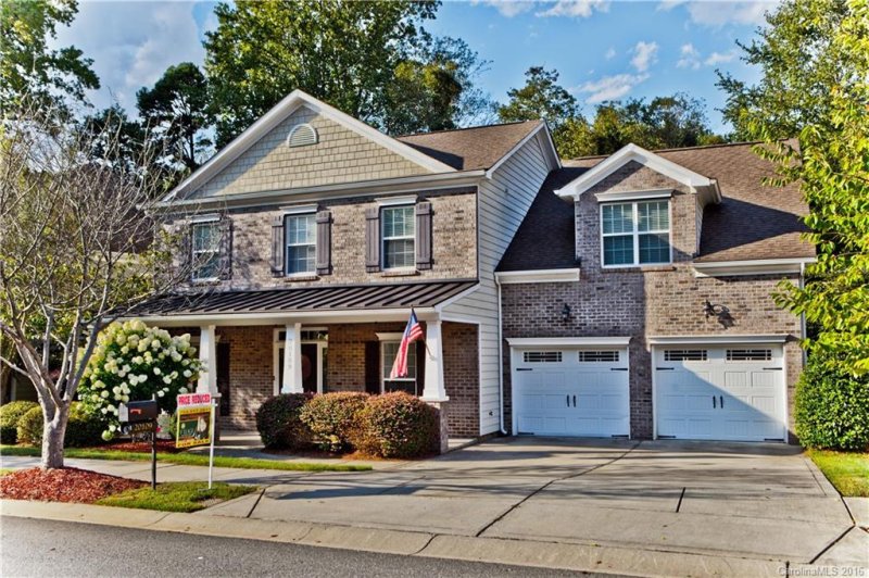 Property image 2 at 20109 Coachmans Wood Lane, Cornelius, NC 28031