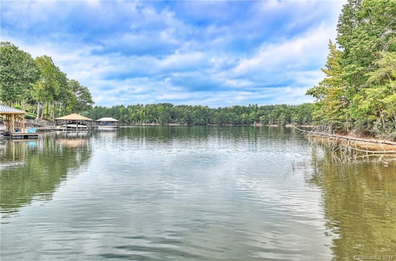 Property image 2 at 111 Hawkes Point Drive, Troutman, NC 28166