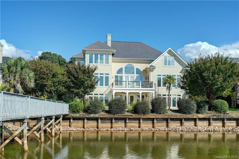 3495 Governors Island Drive