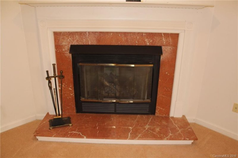 Property image 3 at 571 Woodfield Lane, Hendersonville, NC 28791