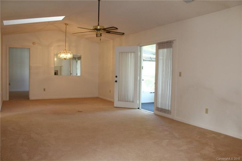 Property image 4 at 571 Woodfield Lane, Hendersonville, NC 28791