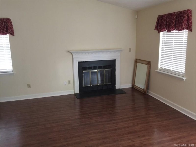 Property image 2 at 6627 Elgywood Lane, Charlotte, NC 28213