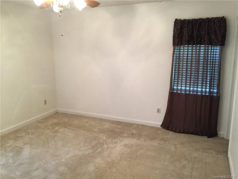 Property image 4 at 6627 Elgywood Lane, Charlotte, NC 28213