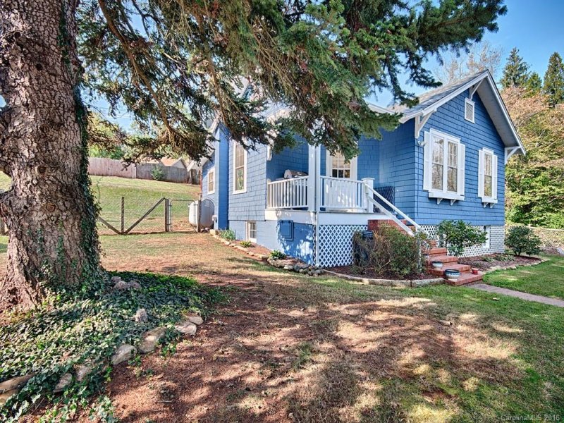 Property image 2 at 12 Thomson Avenue, Canton, NC 28716