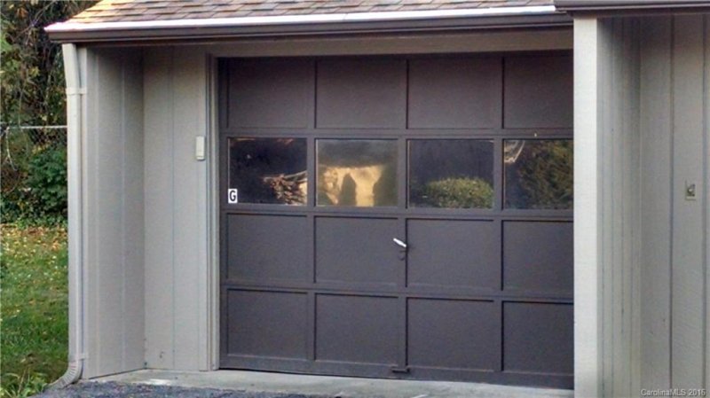 Property image 2 at 14 Lakemoor Lane, Hendersonville, NC 28739