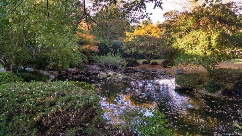 Property image 5 at 14 Lakemoor Lane, Hendersonville, NC 28739