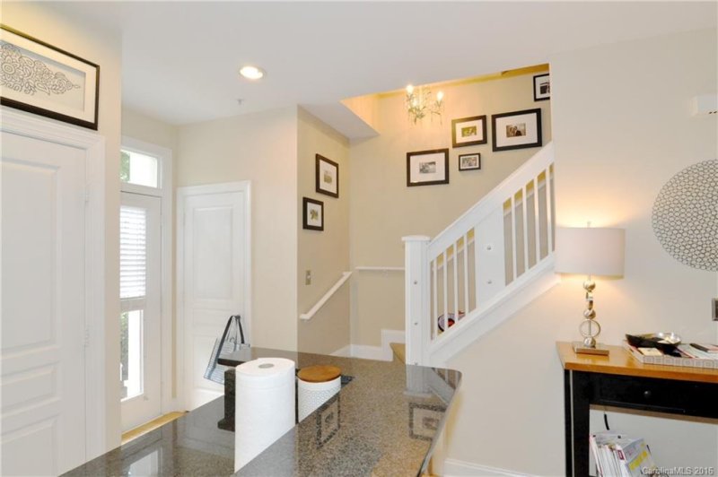 Property image 2 at 1057 Park West Drive, Charlotte, NC 28209