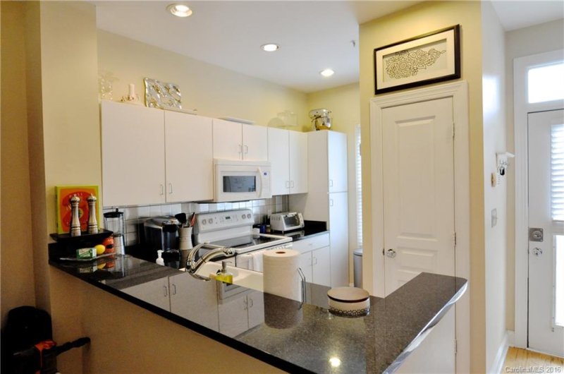 Property image 3 at 1057 Park West Drive, Charlotte, NC 28209