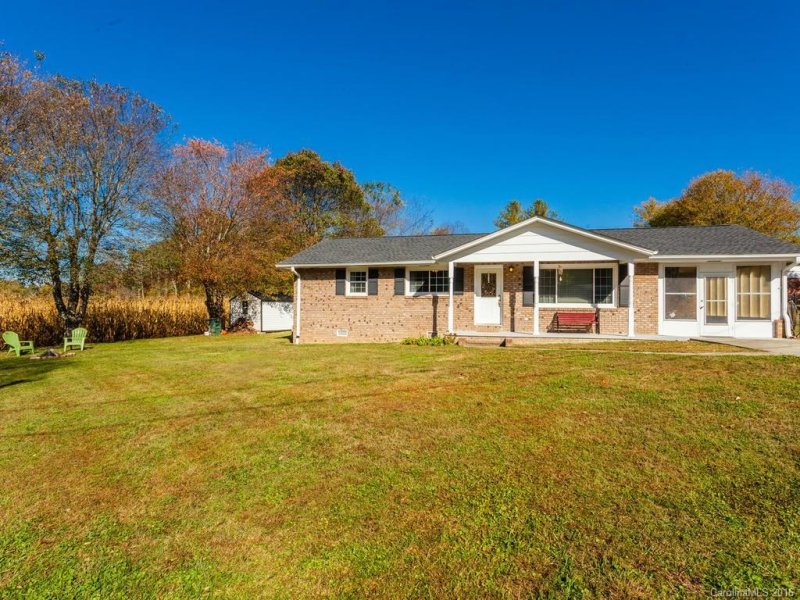 Property image 2 at 205 Jeff Street, Hendersonville, NC 28739