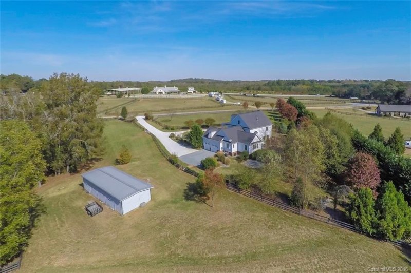 Property image 4 at 125 Hunter Hack Trail, Campobello, SC 29322