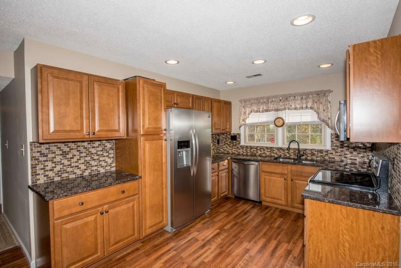 Property image 4 at 103 Scottlynn Court, Asheville, NC 28806