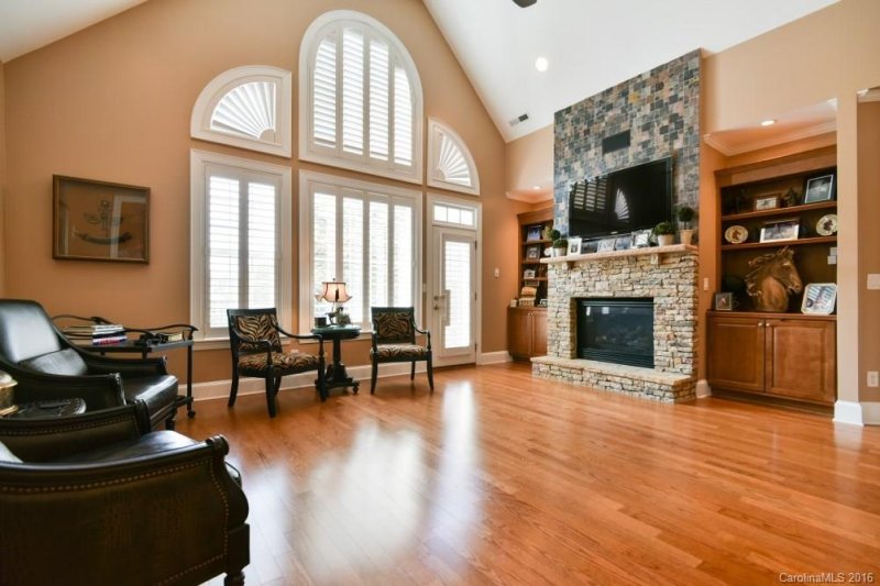 Property image 2 at 11748 Easthampton Circle, Charlotte, NC 28277