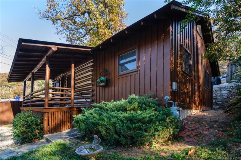 Property image 3 at 28 Rhododendron Drive, Asheville, NC 28805