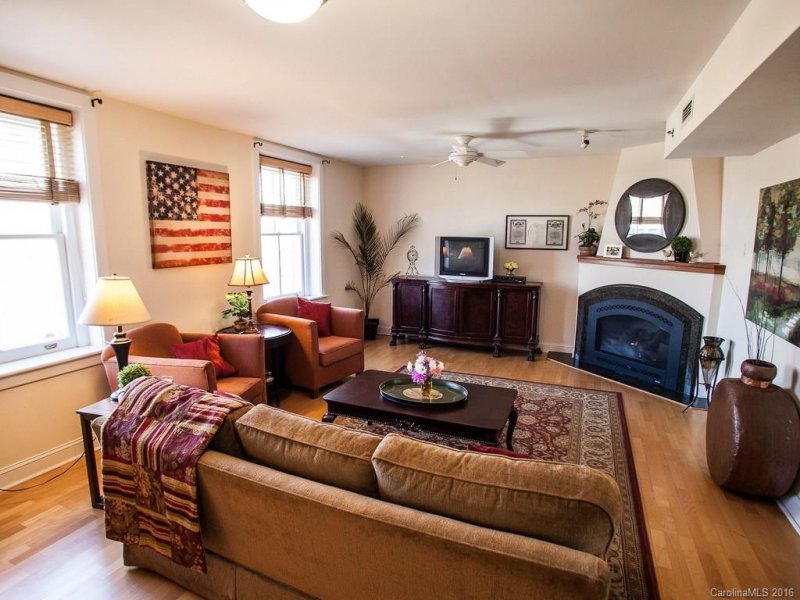 Property image 5 at 8 Village Lane, Asheville, NC 28803