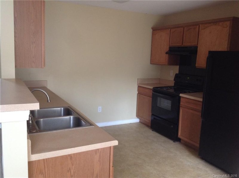 Property image 3 at 7105 Angela Marie Court, Charlotte, NC 28215