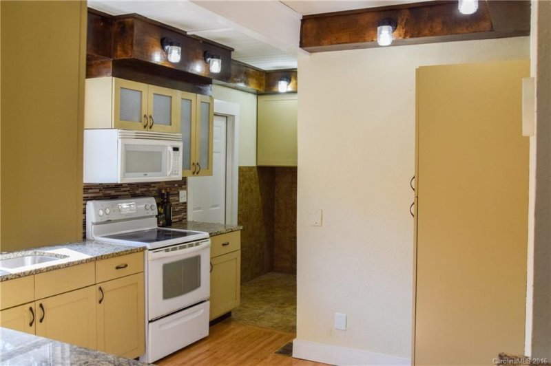 Property image 3 at 93 Foster Hill Drive, Hendersonville, NC 28739