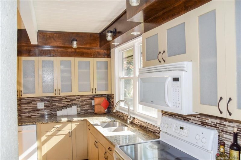 Property image 5 at 93 Foster Hill Drive, Hendersonville, NC 28739
