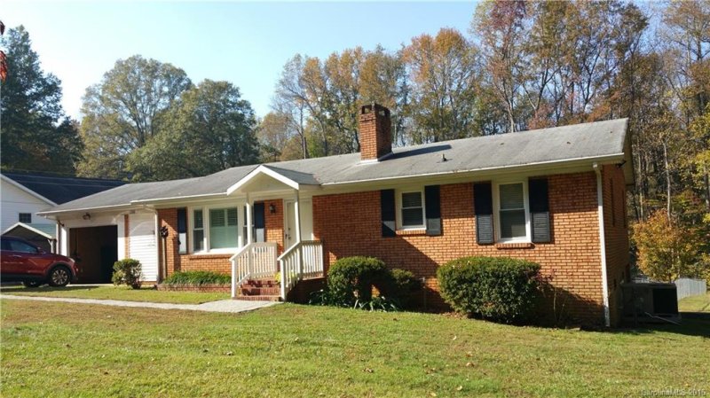 Property image 2 at 1300 Terissa Drive, Charlotte, NC 28214