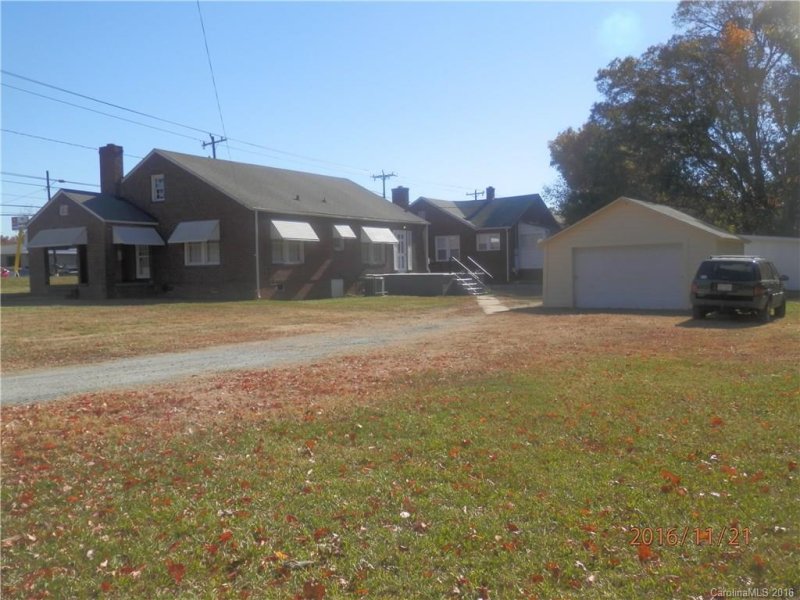 Property image 3 at 555 Sugar Creek Road, Charlotte, NC 28213