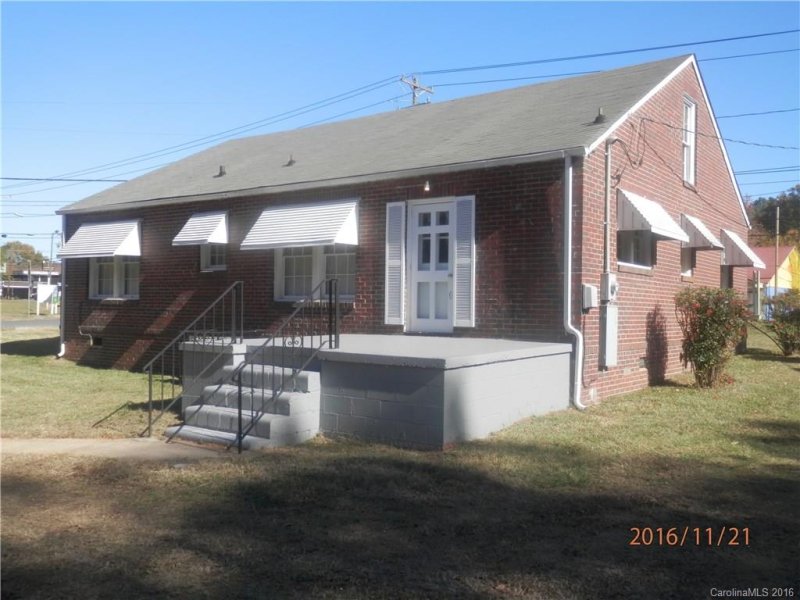 Property image 5 at 555 Sugar Creek Road, Charlotte, NC 28213