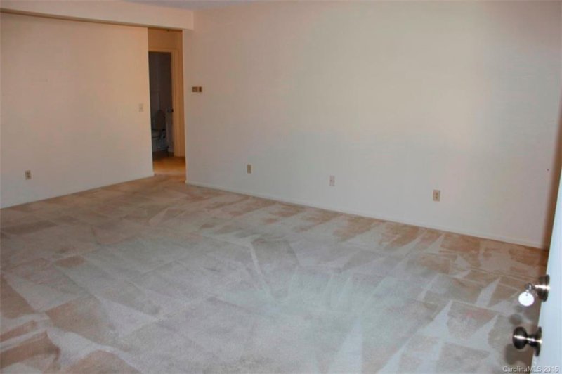 Property image 3 at 27 Capri Lane, Hendersonville, NC 28791