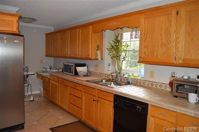 Property image 5 at 201 31st Avenue Court, Hickory, NC 28601