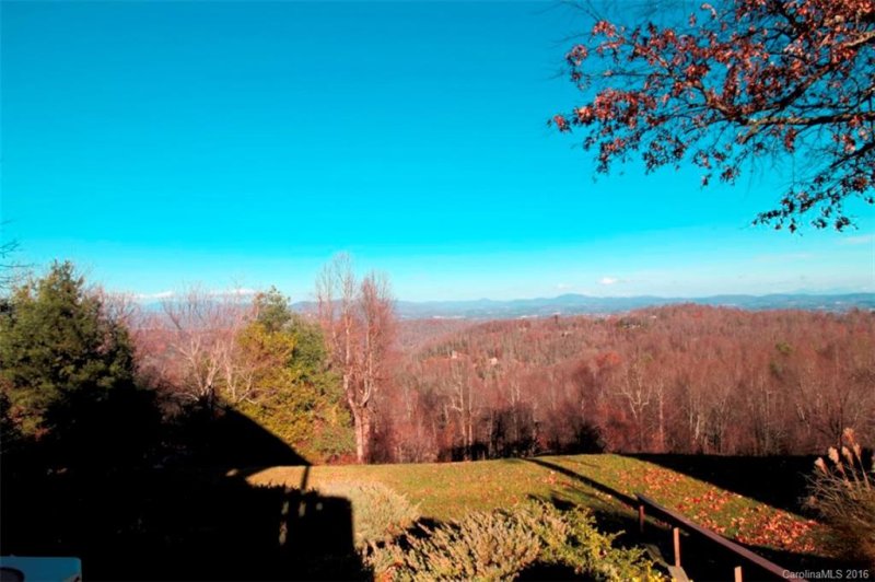 Property image 4 at 906 Fleetwood Plaza, Hendersonville, NC 28739