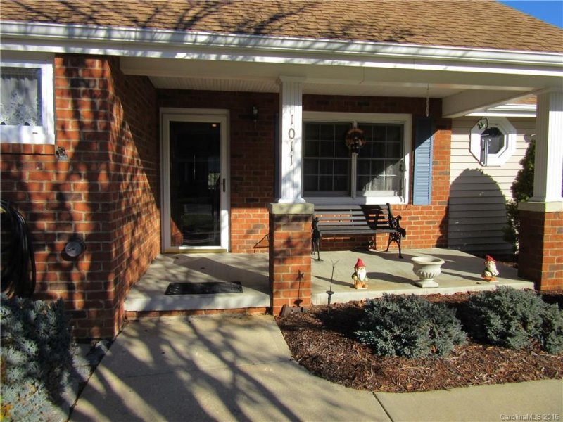 Property image 2 at 1011 Saddlebrook Drive, Hendersonville, NC 28739