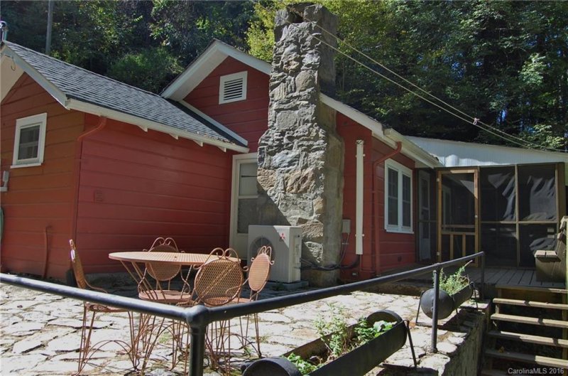 Property image 3 at 32 Lower Bat Cave Drive, Bat Cave, NC 28710