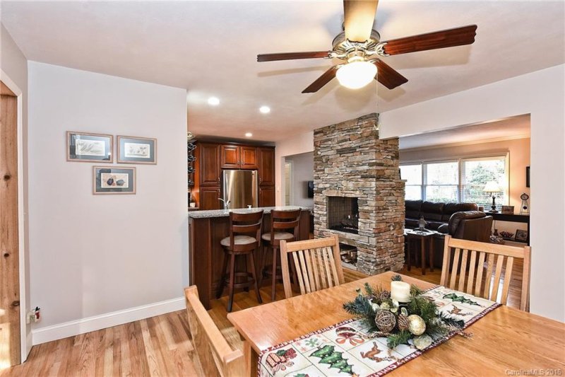 Property image 4 at 332 Beverly Circle, Charlotte, NC 28270