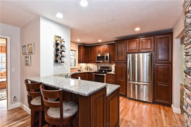 Property image 5 at 332 Beverly Circle, Charlotte, NC 28270