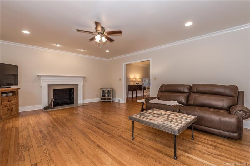 Property image 5 at 1118 Lynbrook Drive, Charlotte, NC 28211