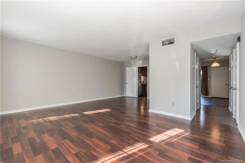 Property image 4 at 1525 Lansdale Drive, Charlotte, NC 28205